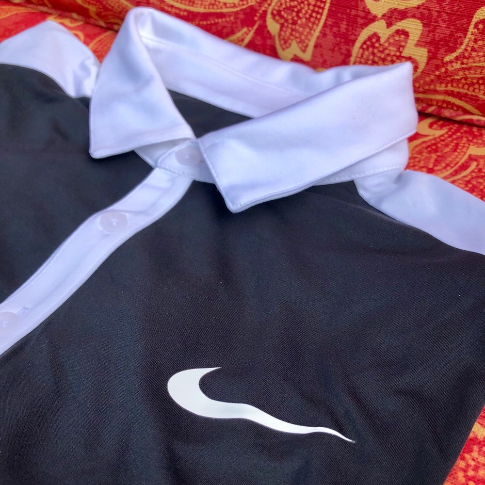NWT Nike Men Tennis shirt black and white